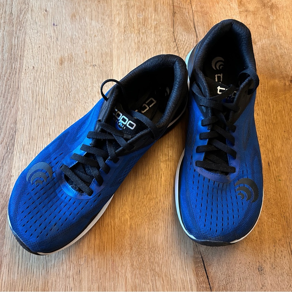Men's Topo running shoes